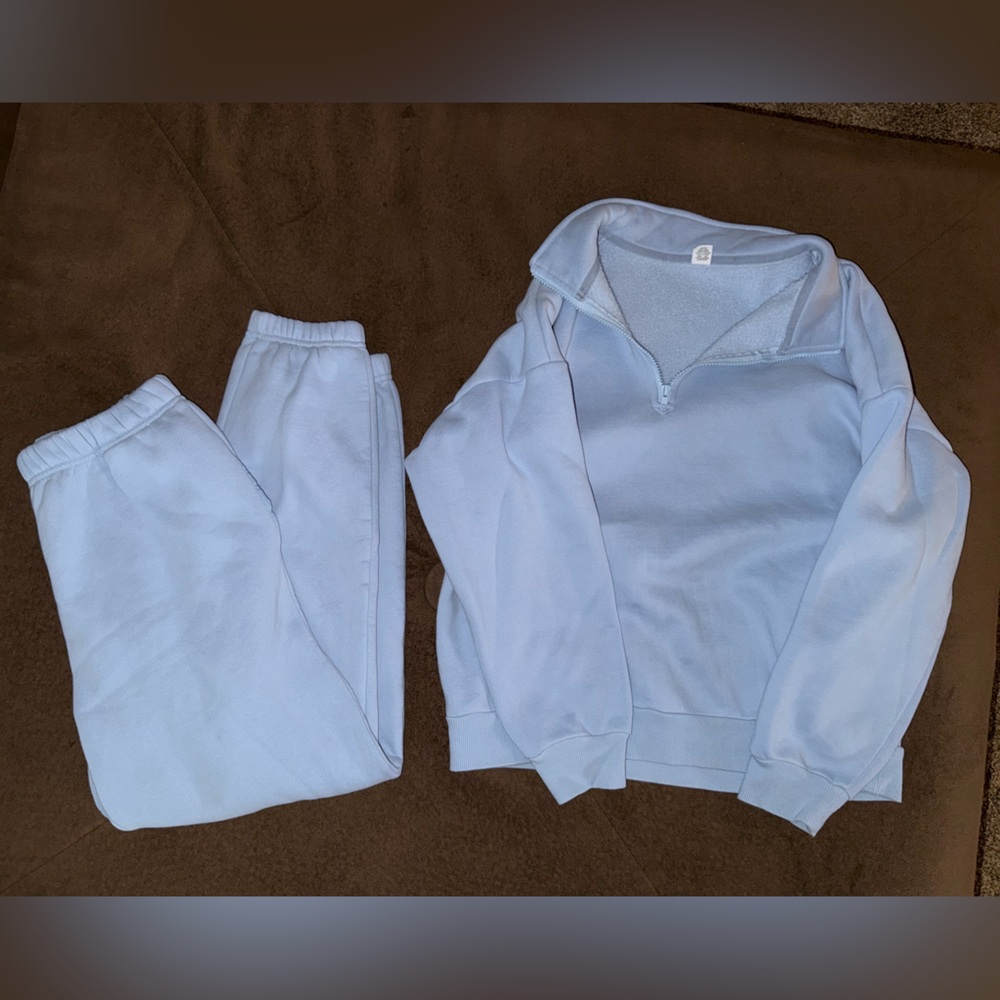 Women’s light blue quarter zip and jogger sweatpants matching set size S